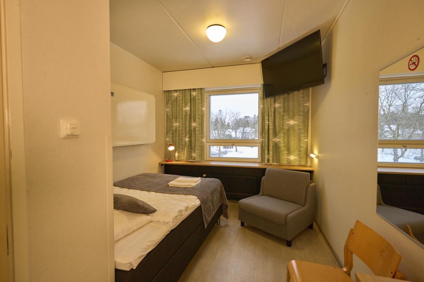 Hotel Tikkurila Vantaa Extérieur photo